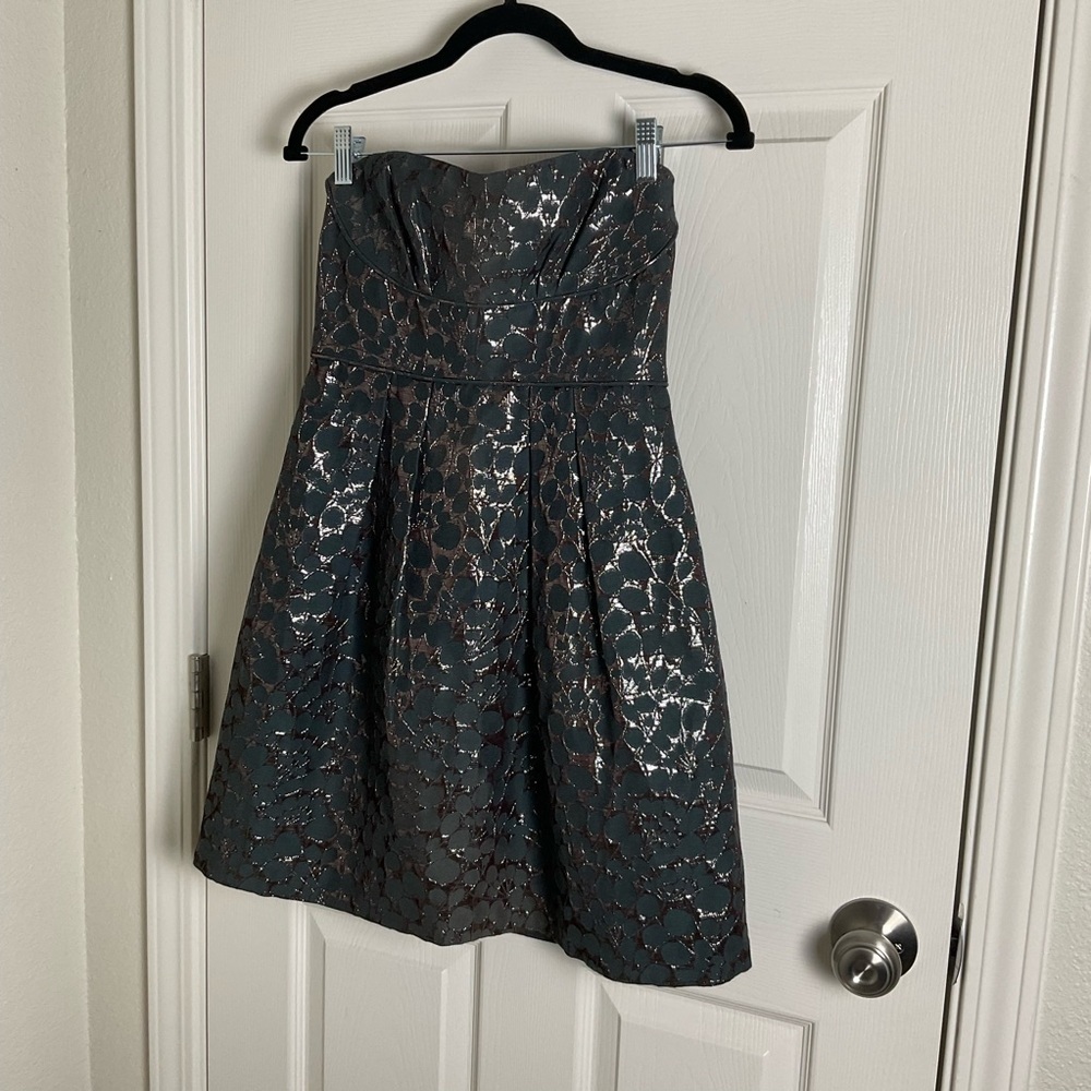 BCBGMaxAzria Metallic Jacquard "Eve" Strapless Dress - NWT size 4 - Picture 3 of 11